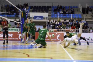 Una jugada del partido.