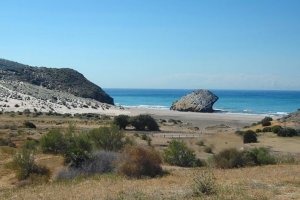 Playa de Mónsul, en el Parque Natural Cabo de Gata- Níjar.