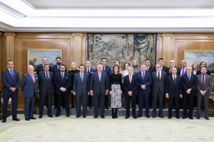 Responsables de las entidades junto a la Reina.