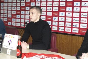 Demirovic en su puesta de largo con el Almería.