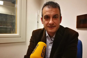 Isra Polo en los estudios de la Cadena SER.