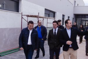 Javier A. García atiende las necesidades de los municipios.