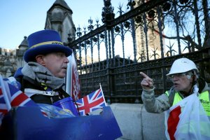 Los británicos están cada día más divididos ante la inminente salida de la Unión Europea.