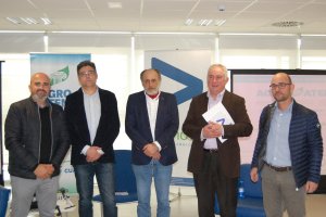 Foto de familia donde el director de Agricultura 2000 posa junto a los expertos.