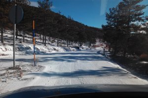 La nieve ha provocado el corte de algunas carreteras.