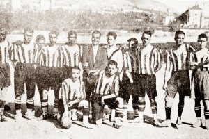 Alineación  del Sporting de Almería, en el campo de las Eras de Cristo de Granada en 1927.