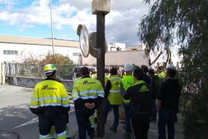 Concentración de trabajadores a las puertas de la fábrica