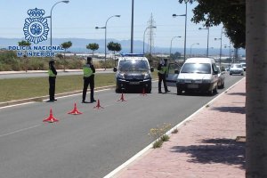La Policía Nacional ha detenido a cuatro personas con droga.