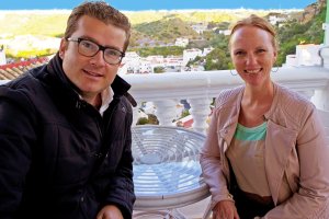 Manuel Zamora, del PSOE, y Jessica Simpson, de Somos Mojácar.