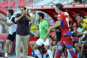 Adri Montoro, en la banda del campo de Los Pajaritos.