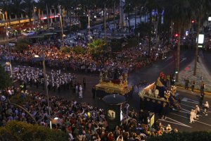 El Encuentro, uno de los momentos más tradicionales de la Semana Santa almeriense.