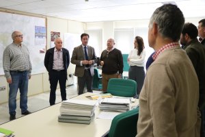 Fernández, a la izquierda del alcalde en la imagen, en el área de Agricultura.