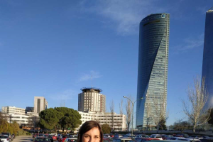Concepción Castillo,  con el diploma de su premio