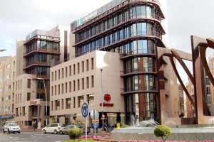 Sede de Cajamar en la Plaza Barcelona de Almería.