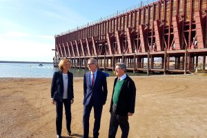 Guirao, en el centro, en un acto en Almería.