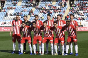 Esta alineación se la han aprendido jóvenes y mayores.