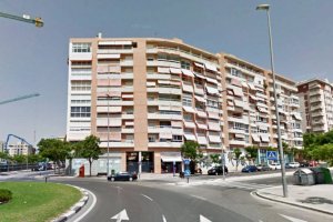 Edificio del PAU 2 en el que un menor se ha precipitado al vacío. / Google Maps