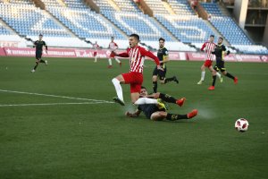 Sergio Pérez en el duelo con el Granada B.