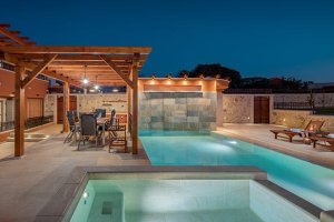 Piscina desbordante de Rosa Gres.