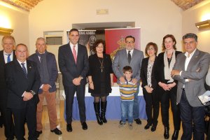 La presidenta de la Agrupación, los pregoneros, el gerente del Grupo Hotel Catedral y los concejales.