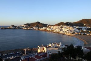 Panorámica de San José, uno de los enclaves más turísticos del municpio de Níjar.