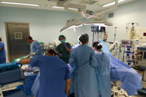 Todos los hospitales públicos abrirán los quirófanos durante la mañana y la tarde.