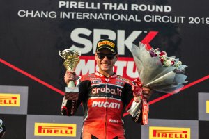 Álvaro una vez más en lo más alto del podio