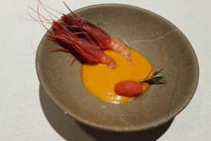 La ‘Gamba de Garrucha con sopa de tomate’.