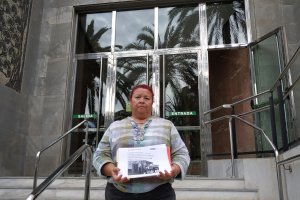 Amalia Román, concejal de Izquierda Unida ante la Junta Electoral de Zona.