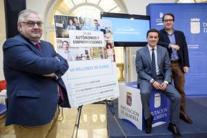 El presidente de la Diputación y los diputados de Presidencia y Hacienda.