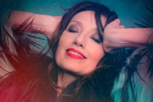 Luz Casal presenta en Roquetas su nuevo disco.