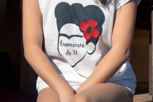 Las prendas de Nani Quirantes inspiradas en la universal Frida Kahlo