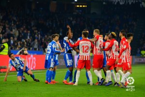 Los jugadores del Almería nos hacen sentir orgullo en todos los campos.