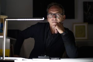 Fernando Barrionuevo posa para Juan Sánchez en el centro MECA.