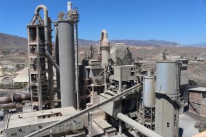 El cierre de la cementera ha dejado a la comarca sin su principal motor económico.