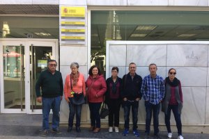 Miembros de la Plataforma de Balerma en el Servicio Provincial de Costas.