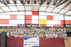 Los jugadores posan para la historia del club.