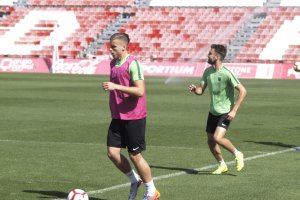 Demirovic entrenando este viernes con el grupo.