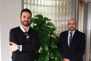 Víctor Pérez con el presidente de ADADE. José Luis García