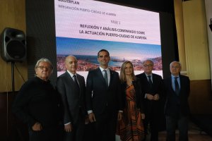 Junquera, Martínez Cano, Fernández-Pacheco, Sánchez, Caicedo, De la Fuente en una foto de familia