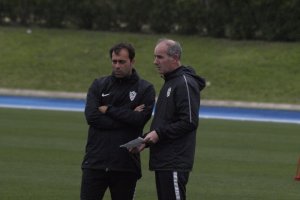 Fran Fernández hablando con el psicólogo Javi Fernández.
