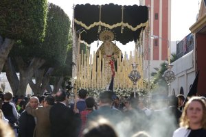 María Santísima de la Estrella, durante un desfile procesional en Almería.