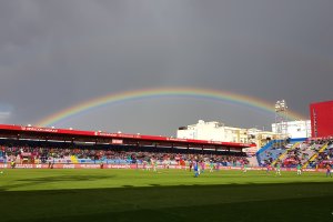 El Almería no le hizo gol ni al Arco Iris.
