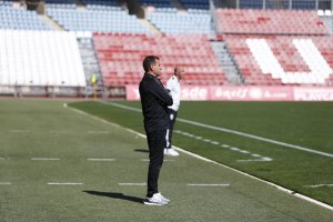 Esteban Navarro, en la banda del Estadio de los Juegos Mediterráneos.