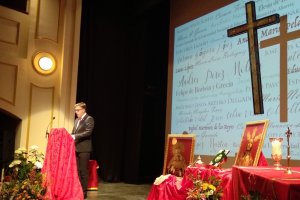 Salmerón, pregonando a su hermandad en el Apolo.