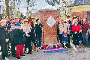 Inauguración de la placa dedicada a La Veneno en el Parque del Oeste. (Instagram @carla.antonelli)