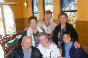 Edna ha celebrado su cumpleaños rodeada de familiares y amigos.