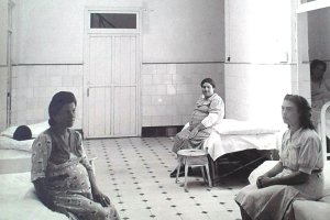 El pabellón  de mujeres del Hospital Provincial, se extendía sobre una gran sala corrida.