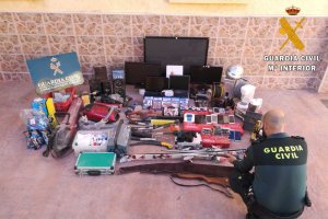 Material recuperado por la Guardia Civil.