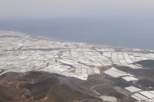La imagen tomada desde el helicóptero del Infoca muestra el lugar del incendio.